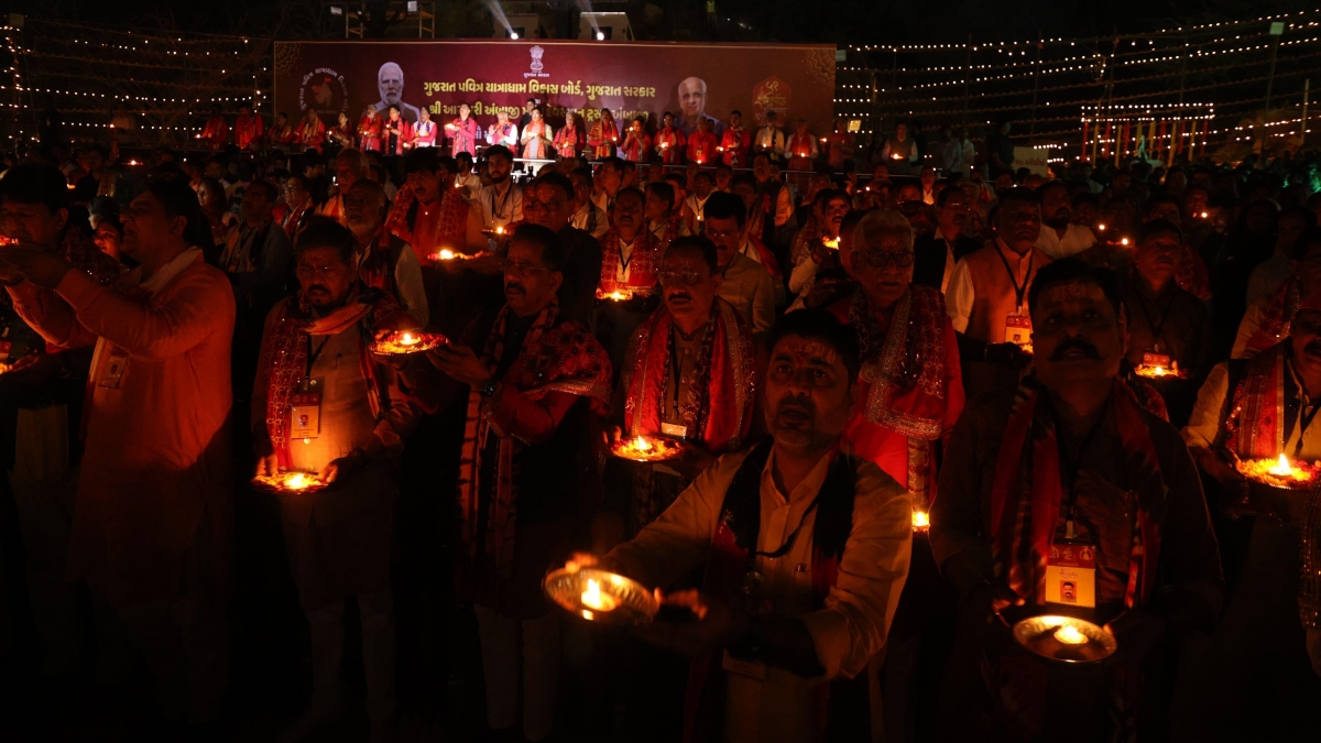 માઁ અંબાના સાનિધ્યમાં ગુજરાત સરકાર