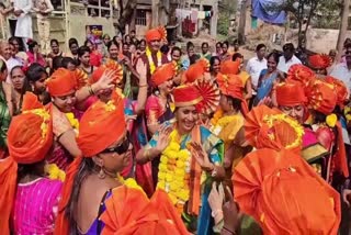 Marathi and Telugu devotees