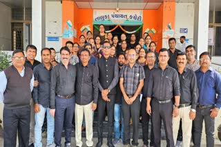 surat-teachers-protested-to-the-government-by-wearing-black-clothes
