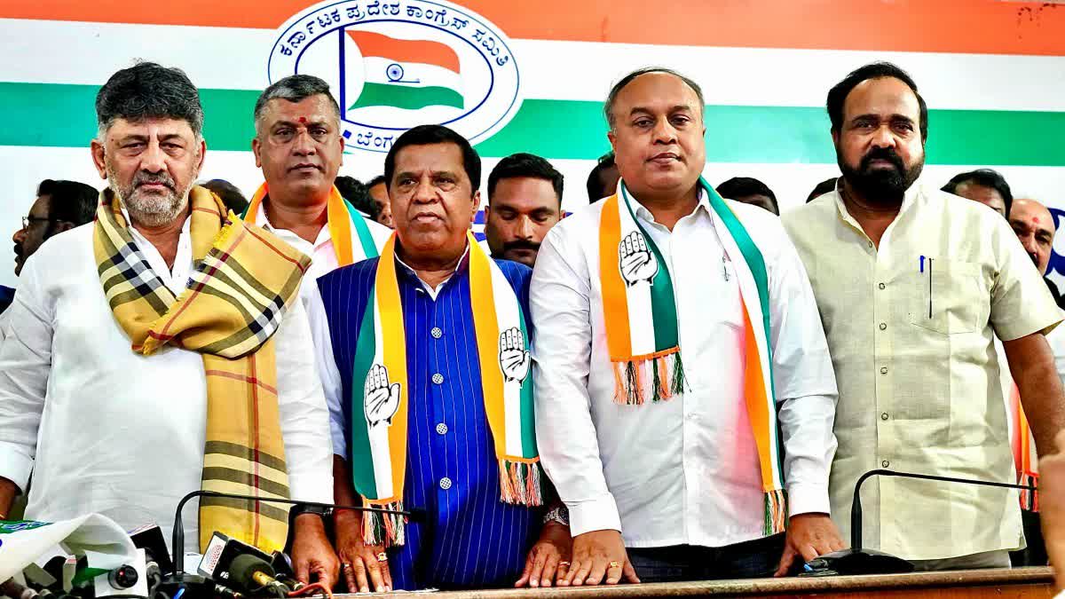 former-mp-l-r-shivaramegowda-and-aap-leader-brijesh-kalappa-joined-congress-party