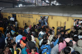 15 Icluding Women And Children Dead, Over Dozen Injured, In Stampede At New Delhi Railway Station