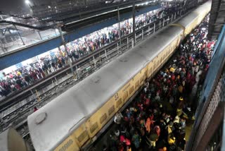 15 Icluding Women And Children Dead, Over Dozen Injured, In Stampede At New Delhi Railway Station