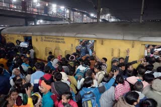 DELHI RAILWAY STATION TRAGEDY  ASHWINI VAISHNAW  SEVERAL DEAD AT NEW DELHI RAILWAY  INDIAN RAILWAY