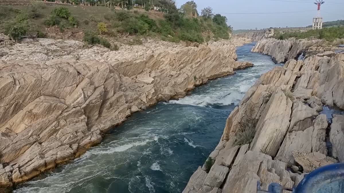 Night Shelters will built Narmada River