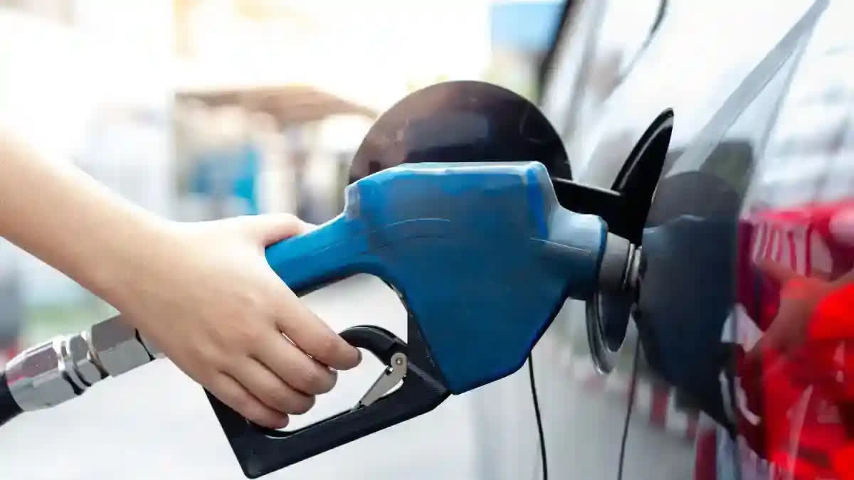 petrol and diesel prices cut by up to rs 15 dot 3 in lakshadweep