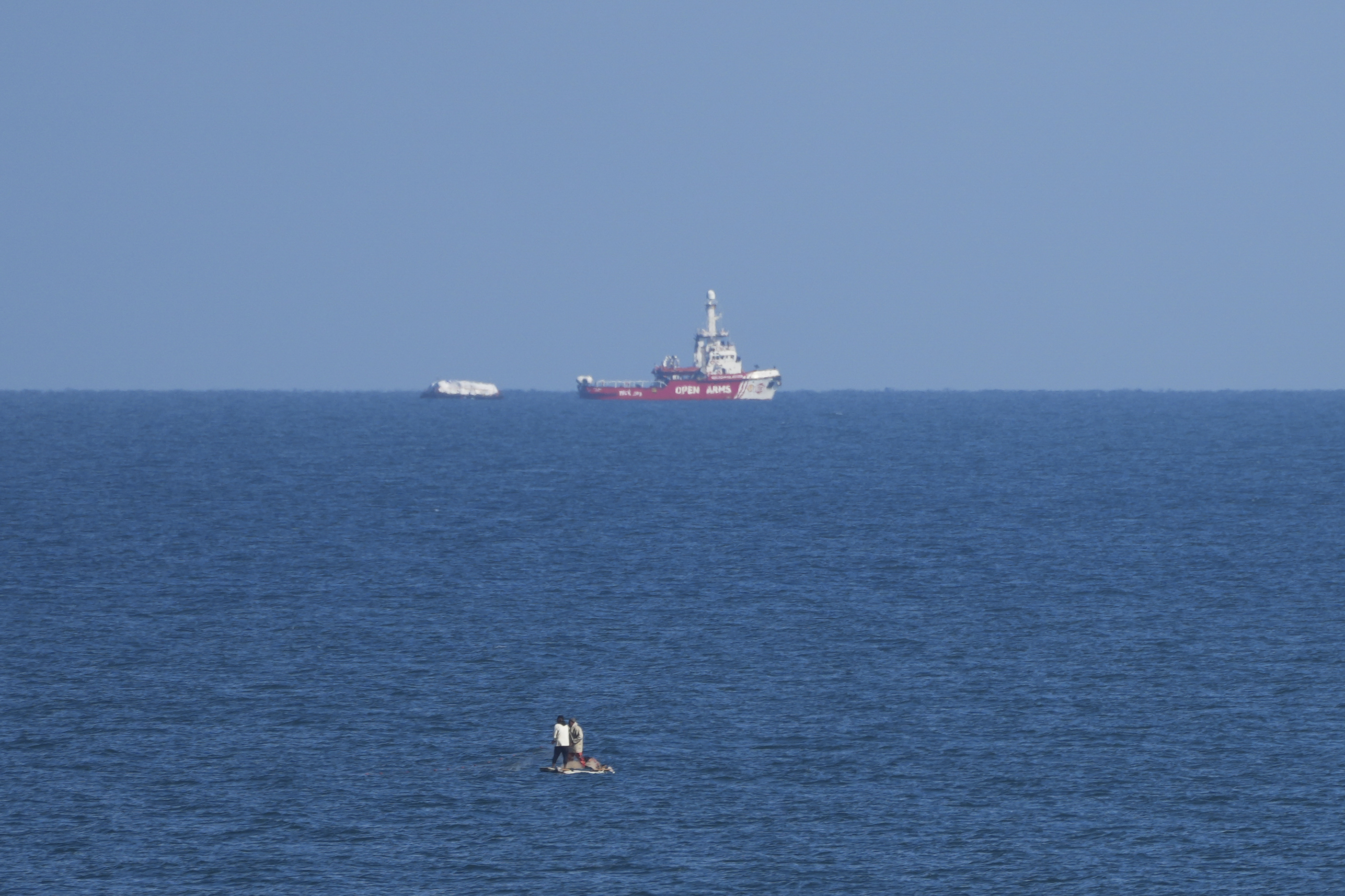 نیا سمندری راستہ استعمال کرنے والا پہلا امدادی جہاز غزہ پہنچ گیا (Photo: AP)