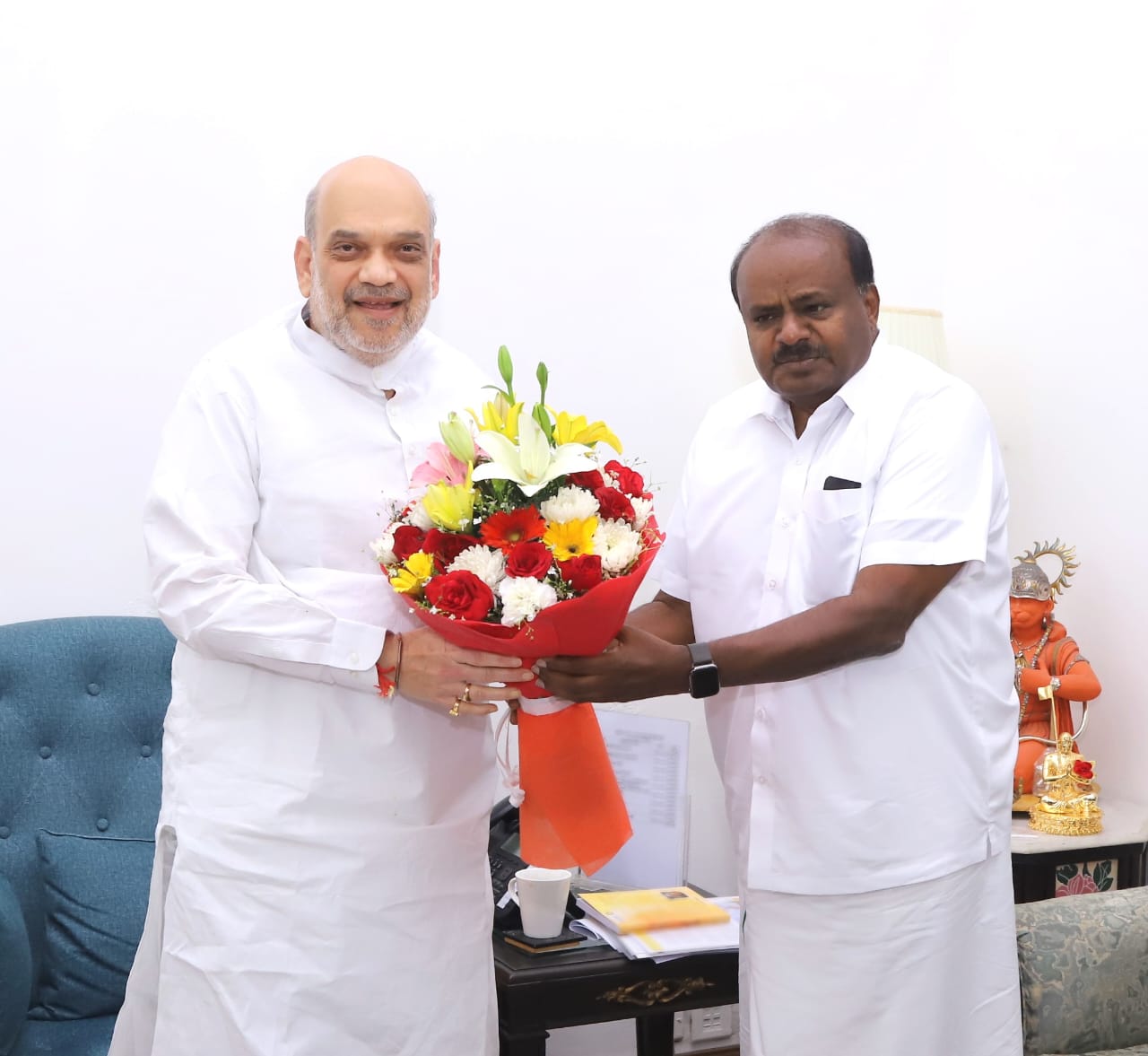 kumaraswamy-and-dr-manjunath-met-amit-shah-in-delhi