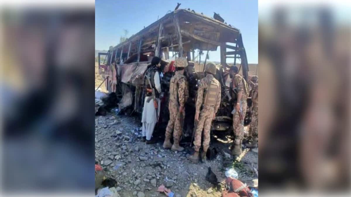 terror attack on Pakistan army bus