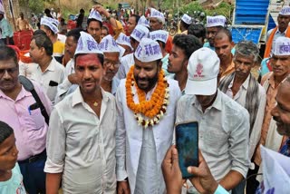 गांव में पान समाज के अध्यक्ष का स्वागत