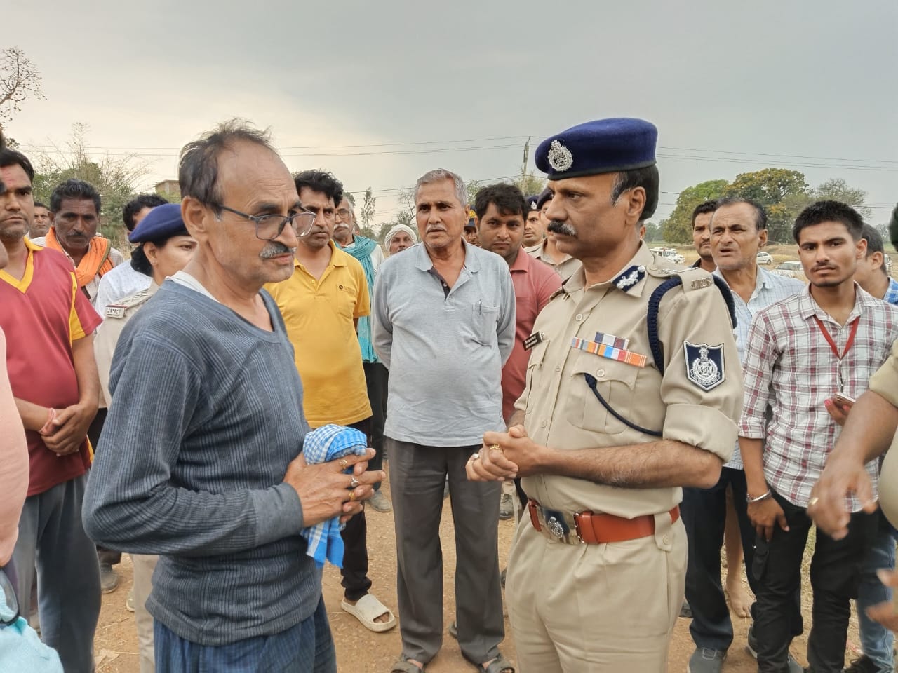 DGP discussing with the victim family