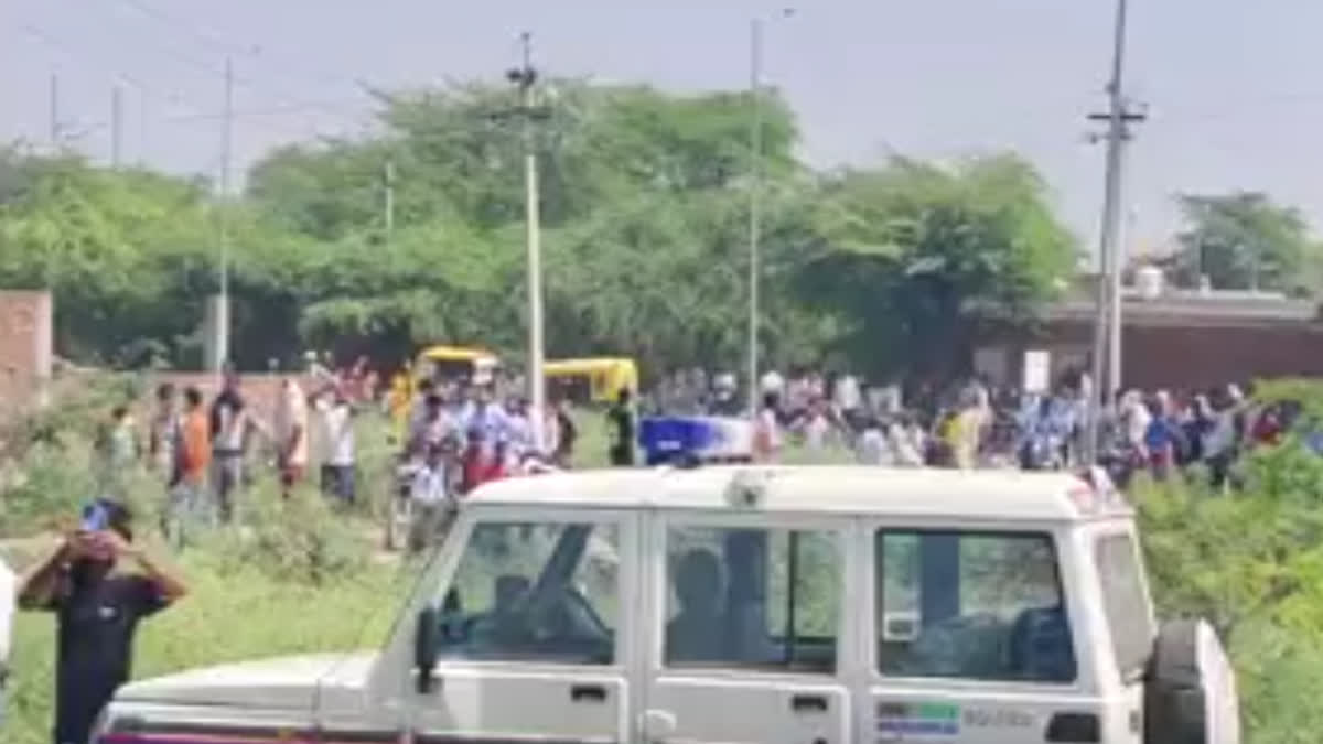 Girl climbs mobile tower in Dholpur, comes down after two hours