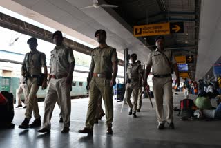 RPF keeping extra vigil at railway stations in view of LS polls(photo IANS)