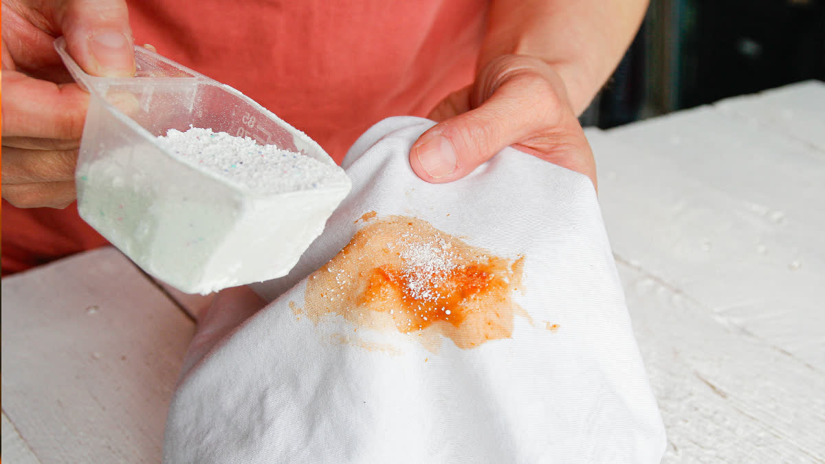 This natural trick will remove stubborn stains without damaging the clothes, try it