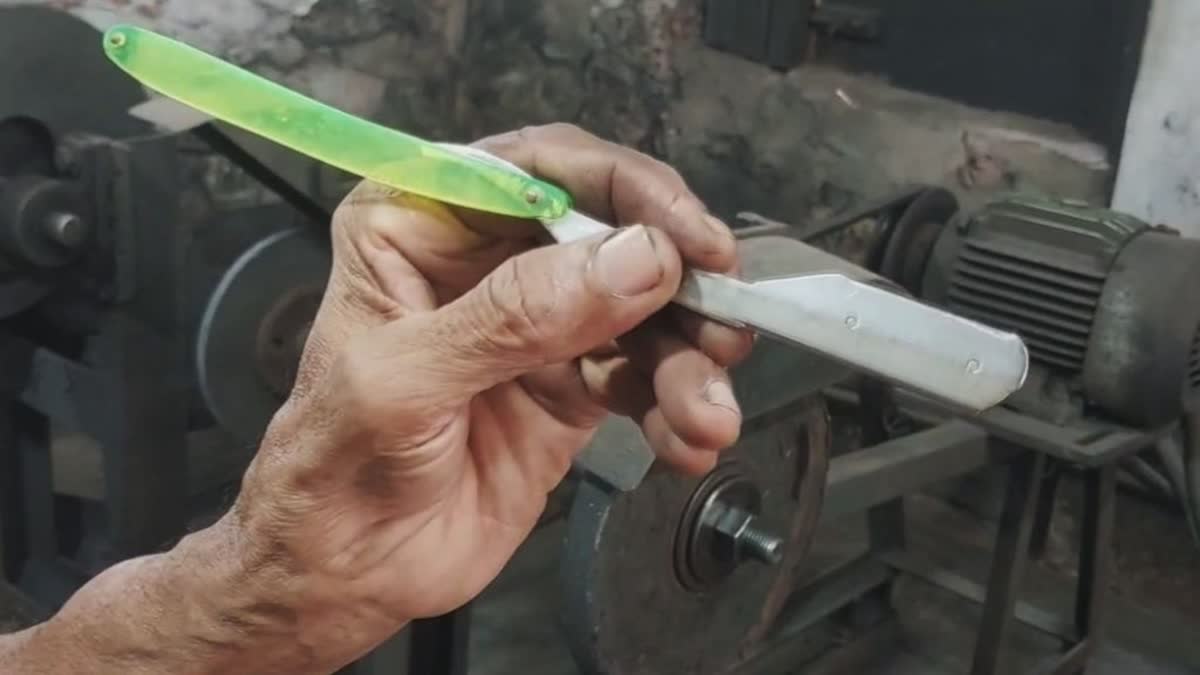 SHAVING RAZOR FROM KANNUR  GLOBAL BRAND SHAVING RAZOR KANNUR  RAZOR BY KANNUR NATIVE CHANDRAN  ചന്ദ്രാ റേസർ കണ്ണൂർ