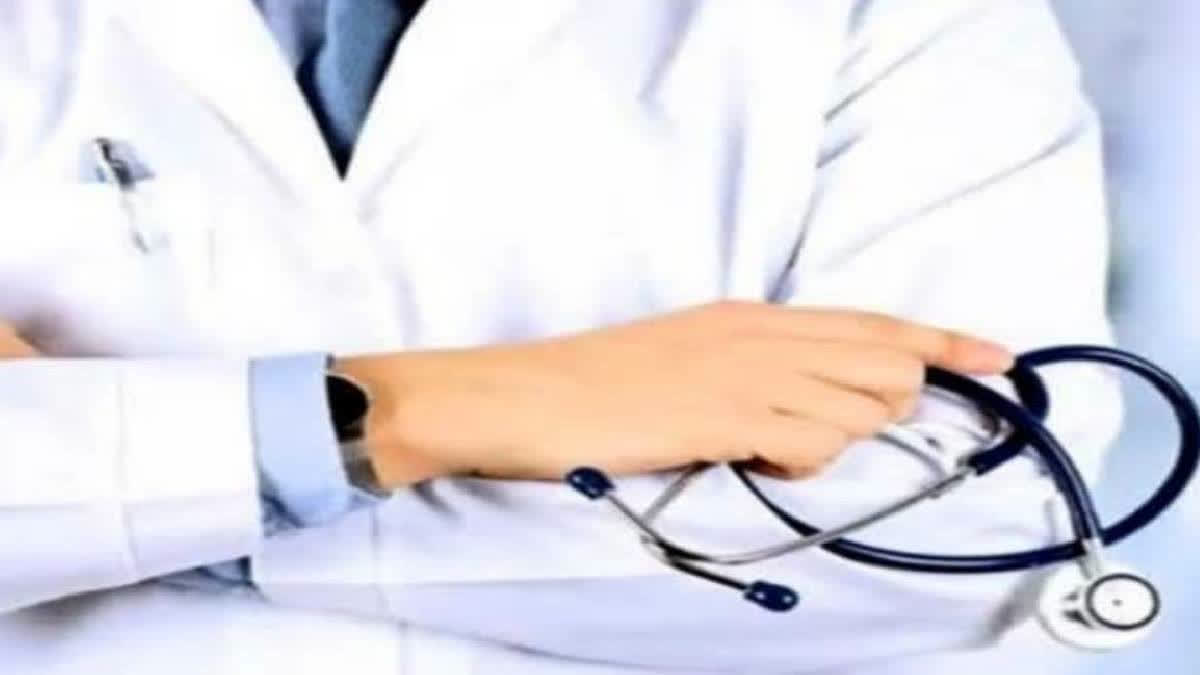The licence of Damoh-based Mission Hospital, where a 'fake' cardiologist performed unauthorised surgeries on patients, was suspended by the MP health department.