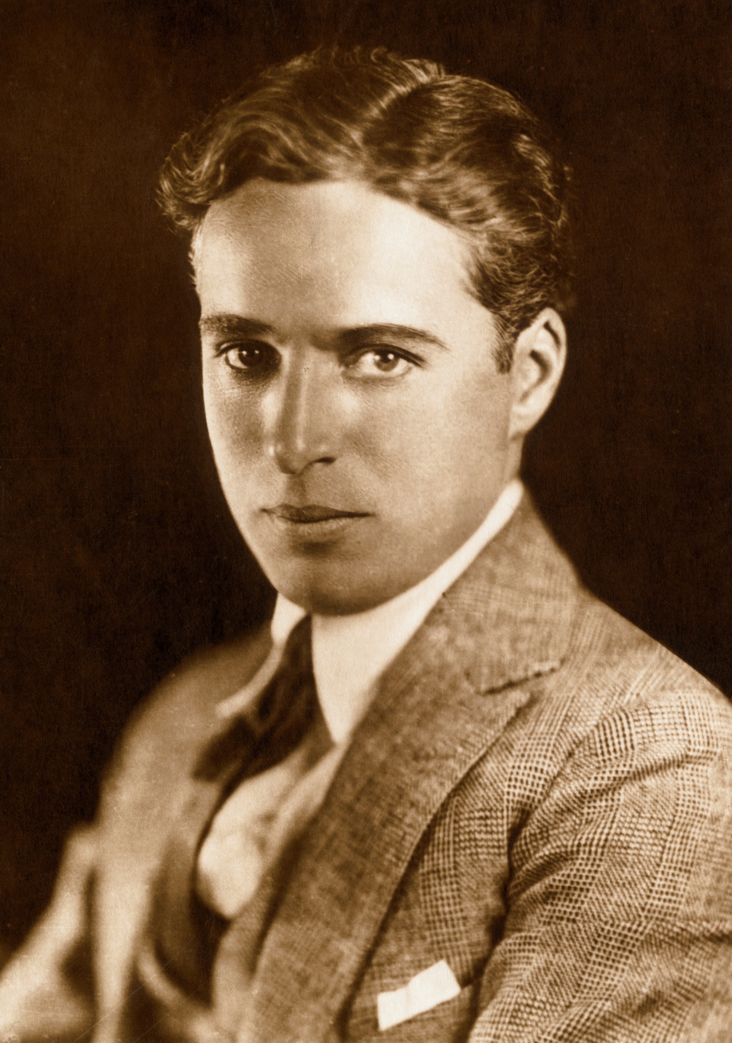 CHARLIE CHAPLIN BIRTH ANNIVERSARY  ചാര്‍ളി ചാപ്ലിന് 136ാം പിറന്നാൾ  COMEDIAN ACTOR CHARLIE CHAPLIN  CHARLIE CHAPLIN BIRTHDAY