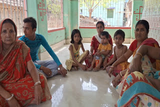 Displaced from their homes and left to fend for themselves, victims of violence at Murshidabad in West Bengal are not even certain of getting two square meals a day.