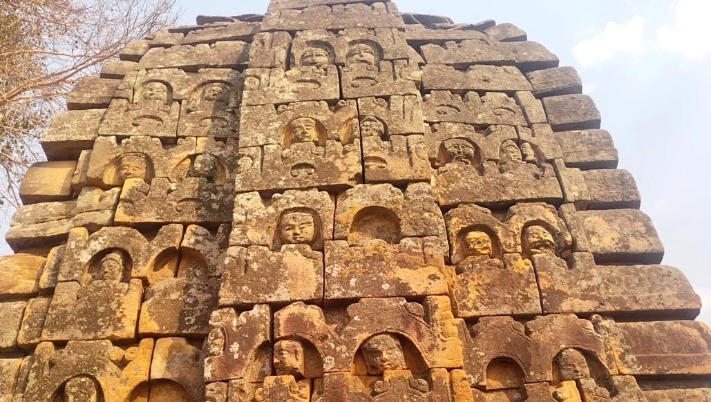 Manendragarh Ghaghra Shiva temple