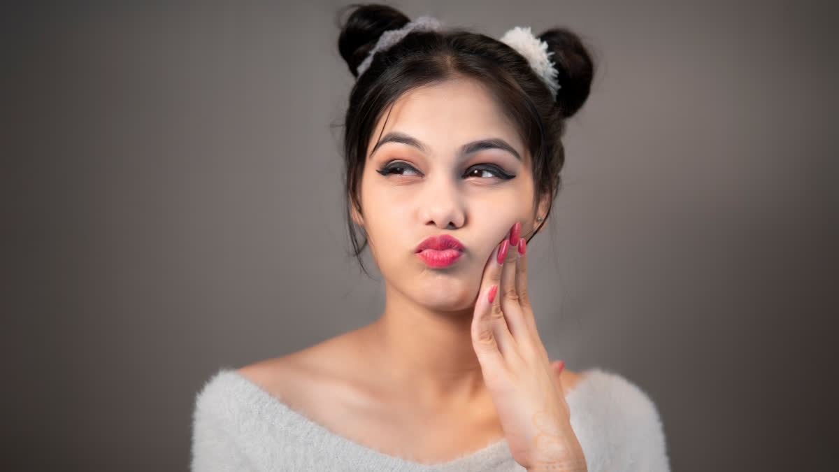 Explained: How To Pout? Mastering the Art of Pouting; Five Best Ways