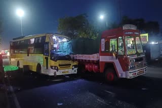 BUS COLLIDES WITH LORRY IN CHENNAI  CHENNAI BUS LORRY ACCIDENT DEATH  ബസും ലോറിയും കൂട്ടിയിടിച്ചു  ചെന്നൈയിൽ വാഹനാപകടം