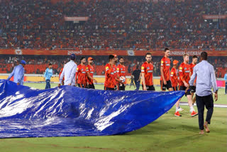 The Sunrisers Hyderabad (SRH) and Gujarat Titans (GT) at the Rajiv Gandhi International Stadium in Hyderabad was washed out due to relentless rain without a single ball being bowled. This meant SRH gained a point and has 15 points in hand, enough for it to seal a spot in the IPL 2024 playoffs. First time in 76 IPL games that a match in Hyderabad has been called off.