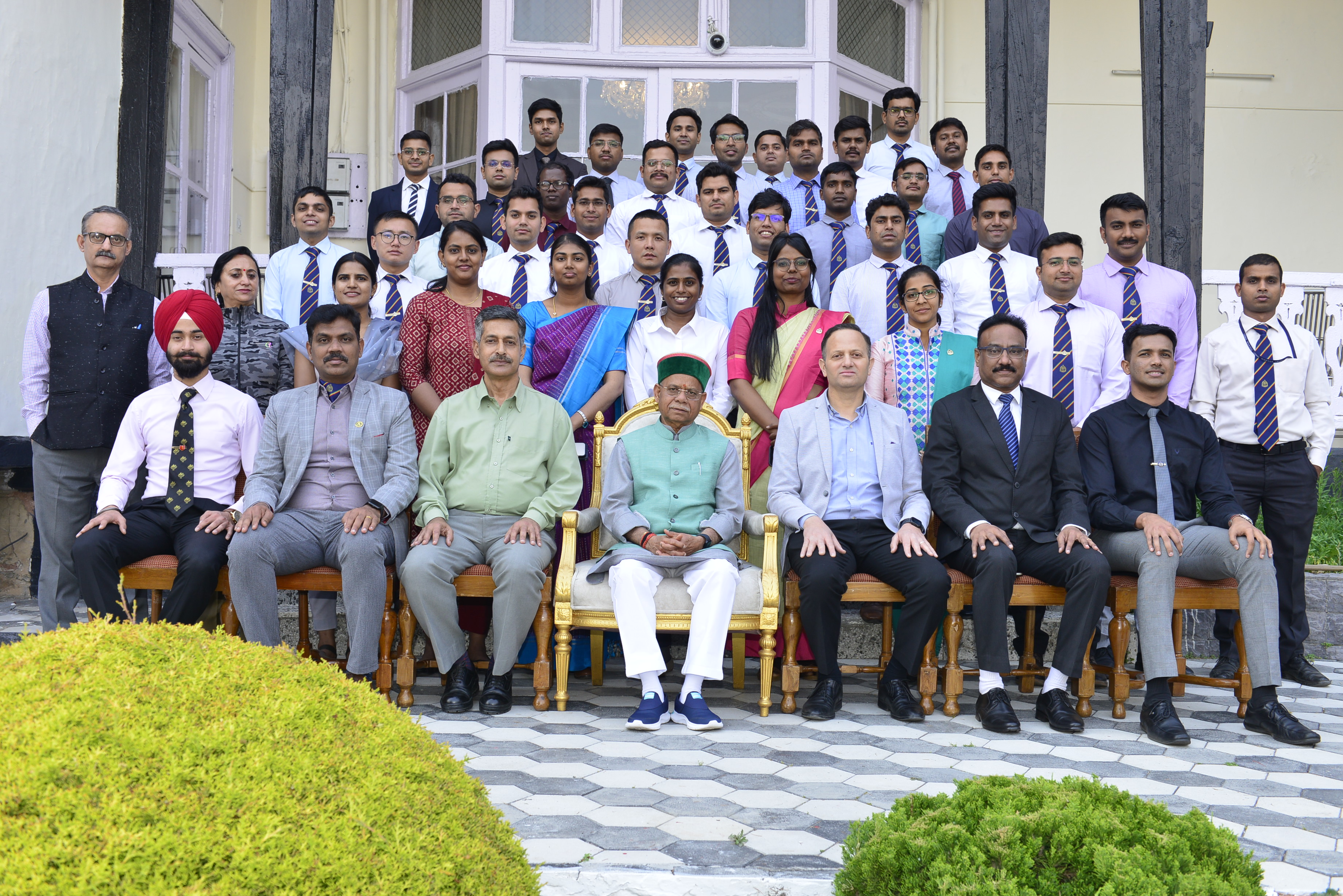 Governor met 64 probationers of the first batch of Indian Forest Service