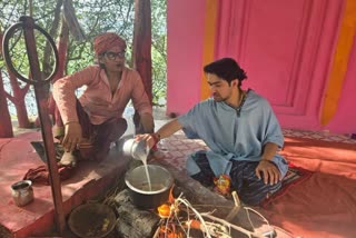 BABA BAGESHWAR MAKING TEA