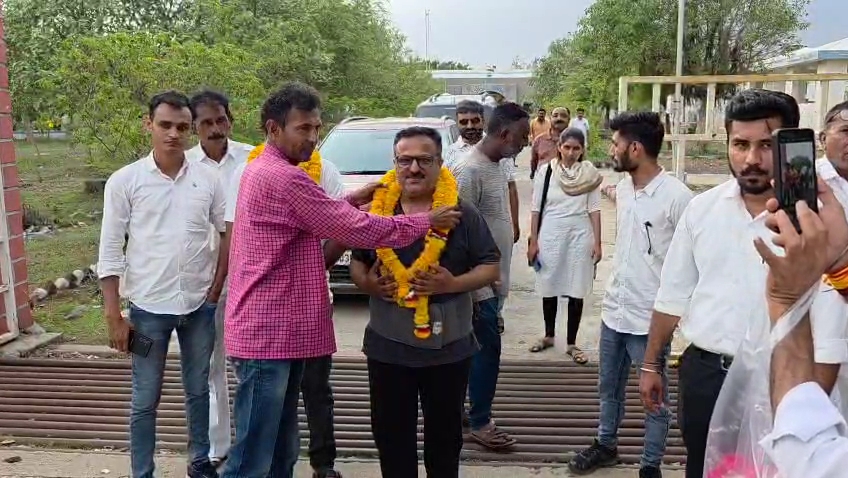 અમિત ખૂંટ કેસમાં એડવોકેટને જામીન