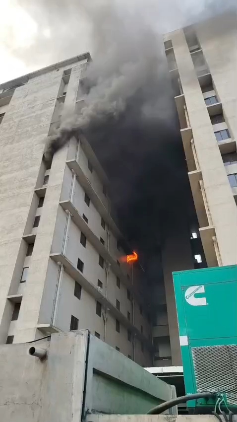 કુલ 10 દુકાનો બળીને ખાખ થઈ
