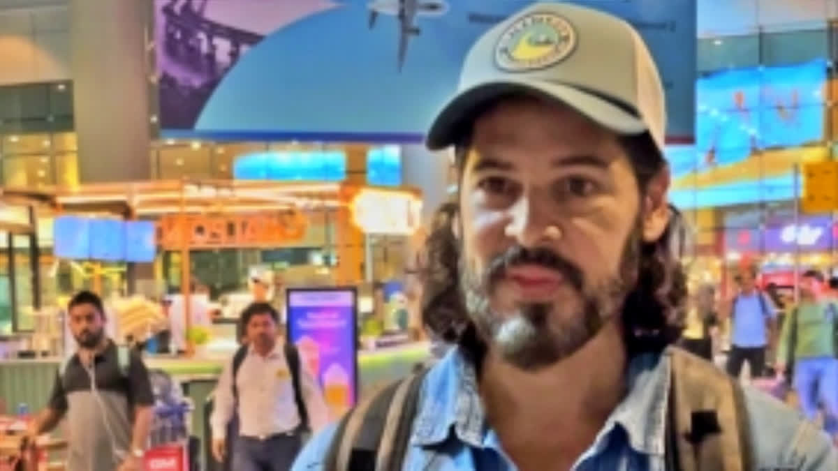 Dino Morea's phone goes dead at Mumbai airport, thanks paparazzi for help