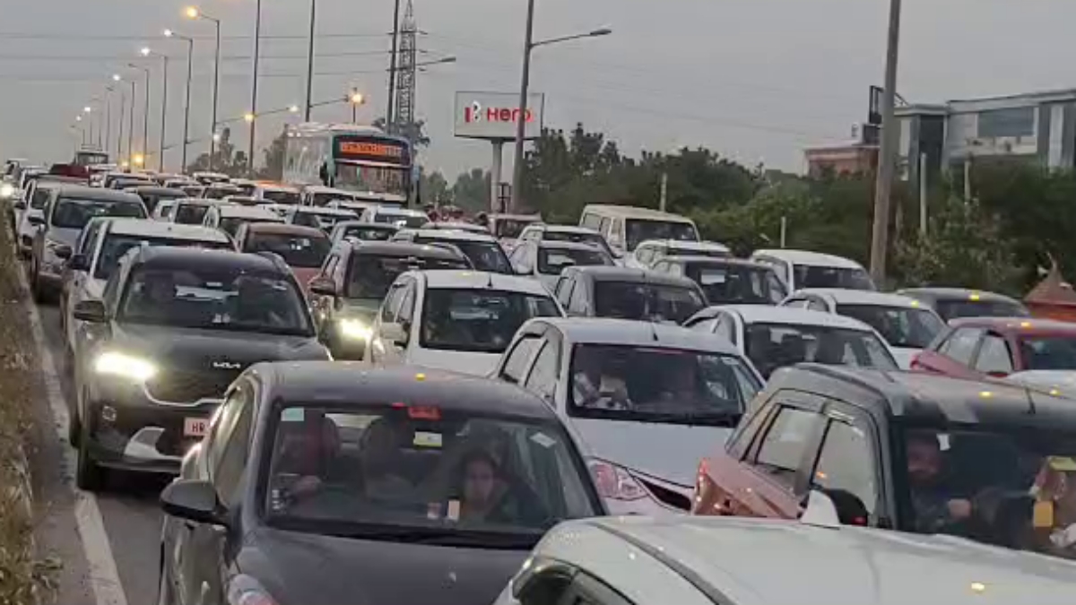 traffic-jam-in-gurugram-on-delhi-jaipur-highway