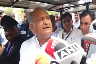 CM Gehlot roared again in Jaipur