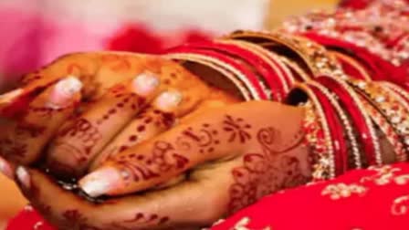 പാകിസ്ഥാൻ ശൈശവ വിവാഹം  PAK MINOR FORCED TO MARRY OLD MAN  72 YEAR OLD GROOM ARRESTED PAKISTAN  COPS RESCUE BRIDE IN PAKISTAN