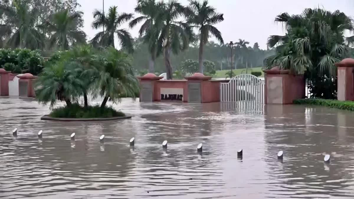 heavy-rain-in-delhi-flood-in-yamuna-river