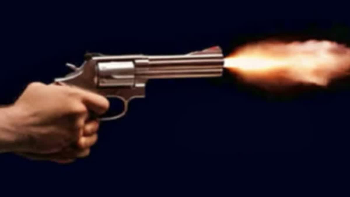 manipur violence woman shot dead in imphal east  manipur violence  manipur  woman shot dead in imphal east  manipur news  മണിപ്പൂർ കലാപം  മണിപ്പൂർ  മണിപ്പൂർ കൊലപാതകം  മണിപ്പൂർ അക്രമം  മണിപ്പൂരിൽ സംഘർഷം  മണിപ്പൂരിൽ സ്‌ത്രീയെ കൊന്നു  മണിപ്പൂരിൽ സ്‌ത്രീക്ക് വെടിയേറ്റു