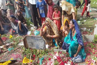 patan-news-people-of-devi-pujak-samaj-paid-tribute-to-the-dead-in-cremation-houses-with-tears-in-their-eyes