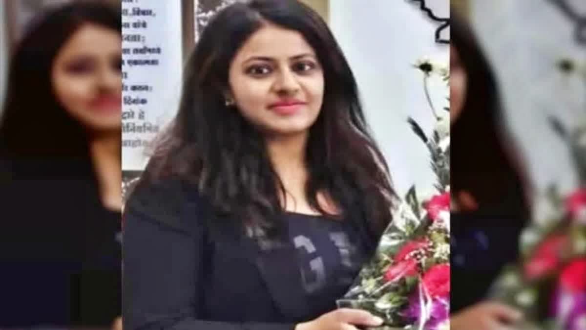 IAS TRAINEE PUJA KHEDKAR