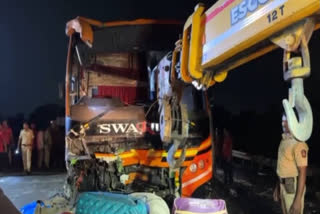 Accident Mumbai Pune Expressway at least five pilgrims lost their live