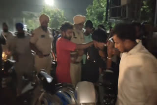 The miscreants were robbing the auto driver with sharp weapons in ludhiana