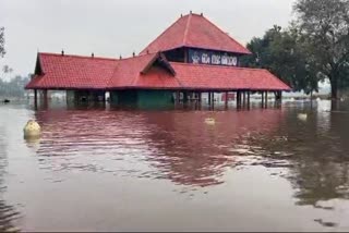 WATER LEVEL RISEN IN PERIYAR  HEAVY RAIN IN KERALA  ആലുവ ശിവക്ഷേത്രം മുങ്ങി  ORANGE ALERT IN DISTRICTS