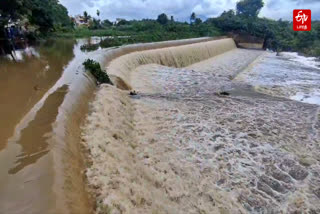 பவானி ஆற்றில் ஏற்பட்டுள்ள வெள்ளப்பெருக்கு