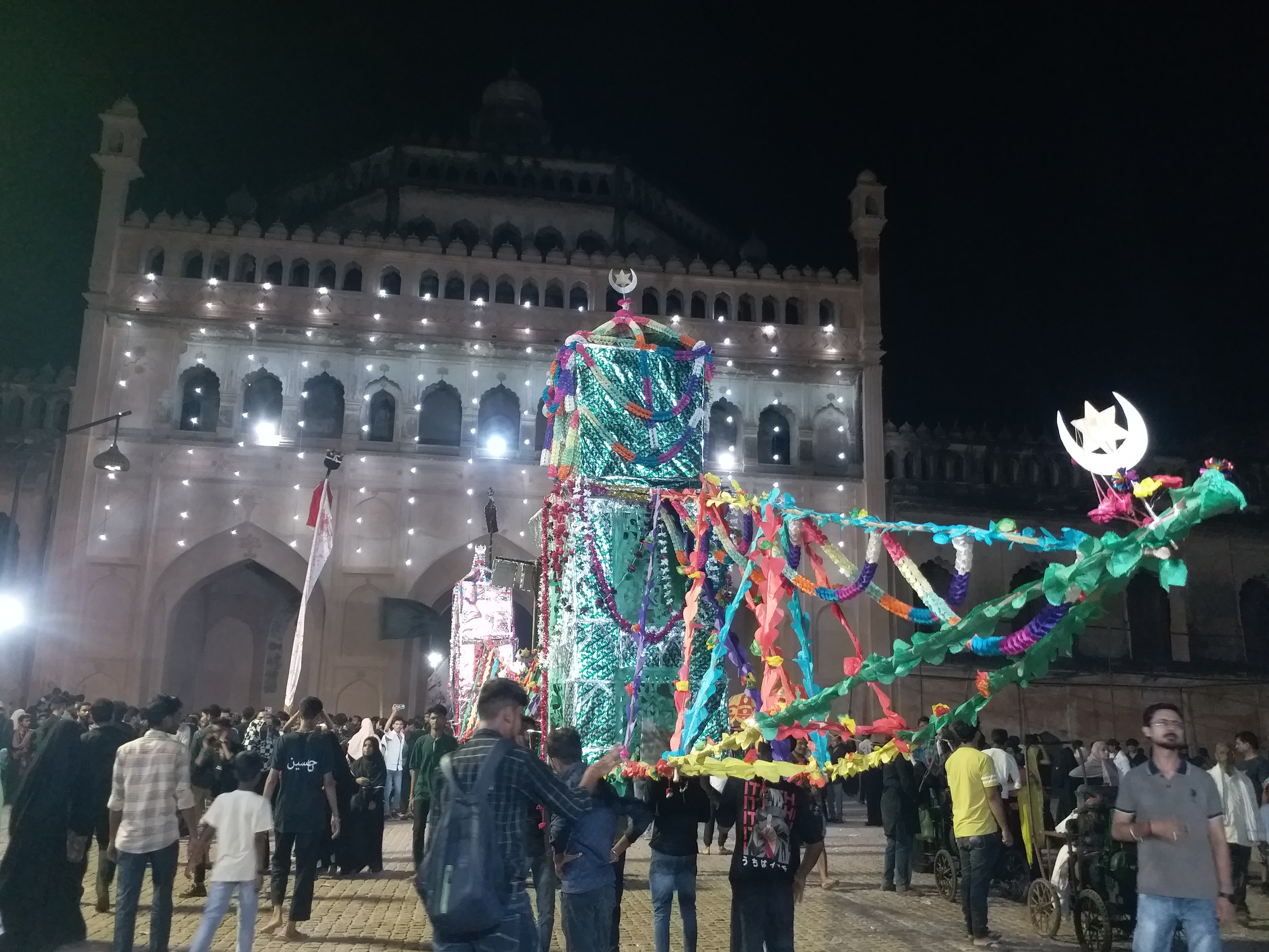 The hundreds of years old traditional procession of Hazrat Qasim mehndi was carried out in royal style