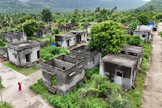 பழங்குடியின மக்களின் வீடுகள்