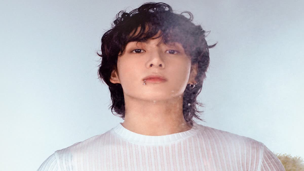 BTS Jungkook  BTS Jungkook becomes first K pop soloist  first K pop soloist to surpass 35 million  പുതിയ റെക്കോര്‍ഡുമായി ബിടിഎസ് താരം ജങ്‌കുക്ക്  ബിടിഎസ് താരം ജങ്‌കുക്ക്  ബിടിഎസ് താരം  ജങ്‌കുക്ക്  ബിടിഎസ്  ആദ്യ കെ പോപ് സോളോയിസ്‌റ്റ്  ആദ്യ കെ പോപ് സോളോയിസ്‌റ്റായി ജങ്‌കുക്ക്