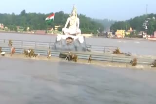 Water level of ganga river increased to Rishikesh