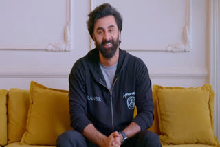 Bollywood actor Ranbir Kapoor, who will next be seen in Animal, just purchased a new Range Rover. However, netizens were quick to judge the actor for buying such an expensive car even after delivering a string of flops.
