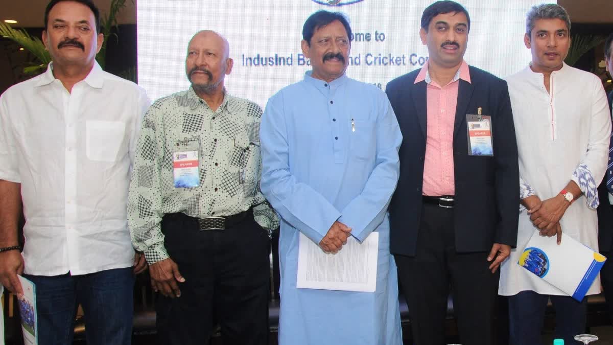 Chetan Chauhan With others Crickets