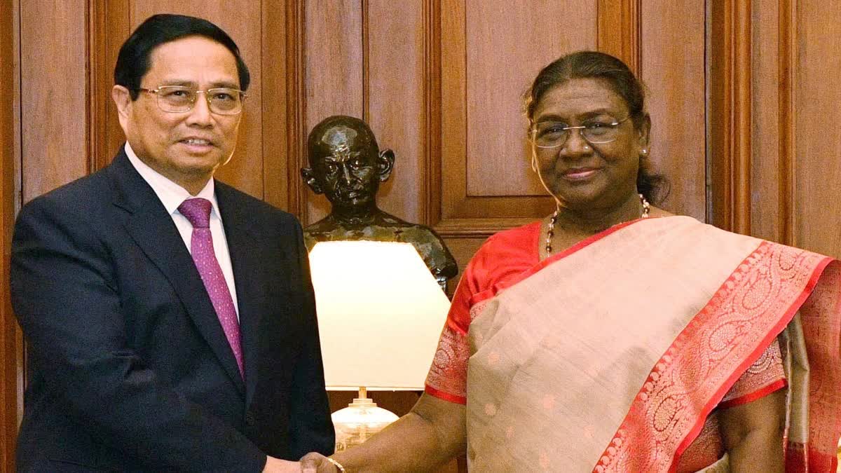 Vietnam Prime Minister Pham Minh Chinh meets President Draupadi