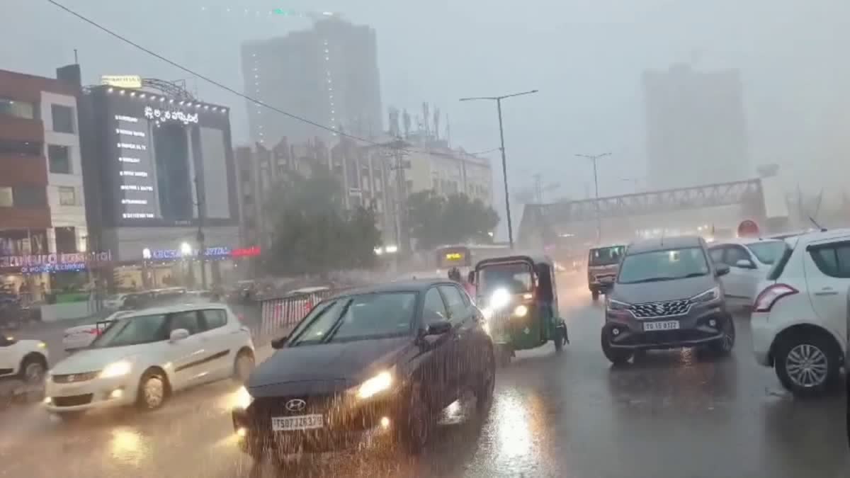 HEAVY RAINFALL IN HYDERABAD