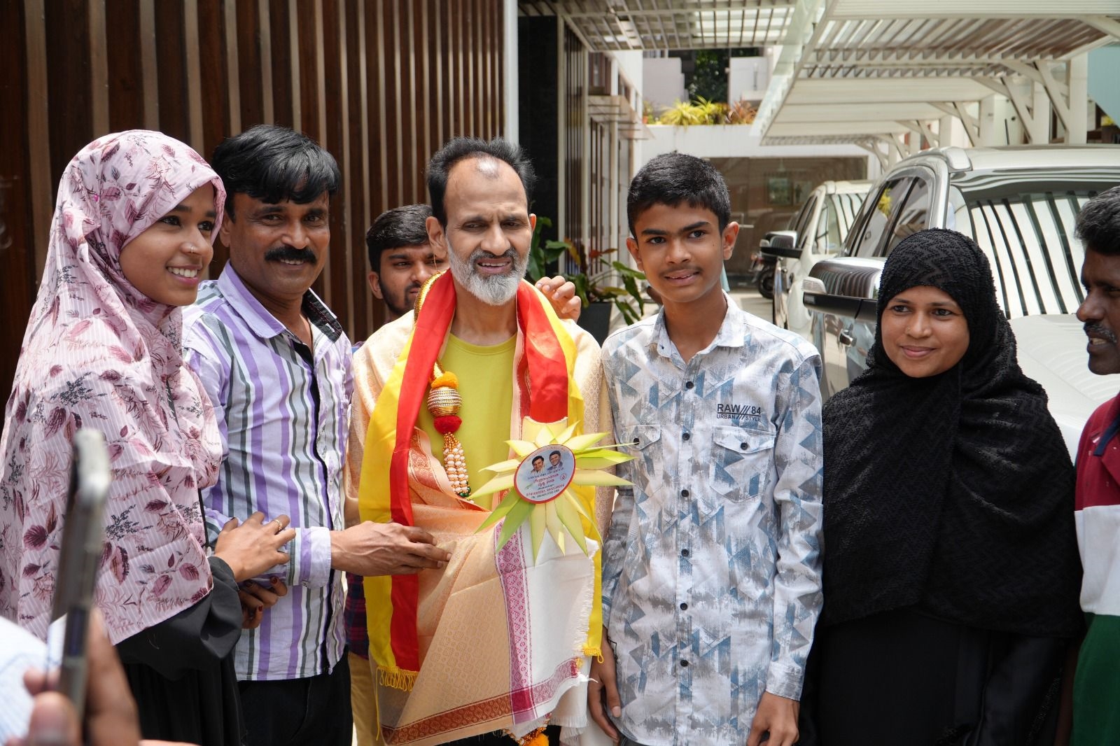 Raghavendra Rajkumar with Fans